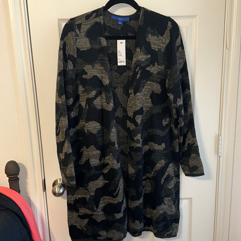 NWT ladies size Large cardigan